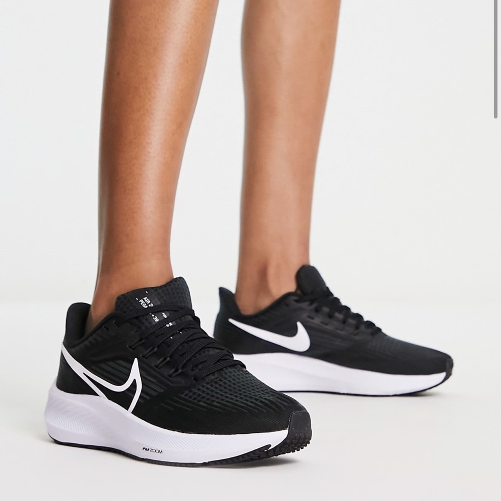 Nike Pegasus 39 Running Sneakers